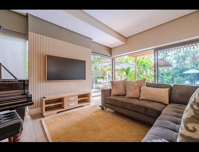 4 BEDROOM TOWNHOUSE FOR SALE IN DUNKIRK ESTATE